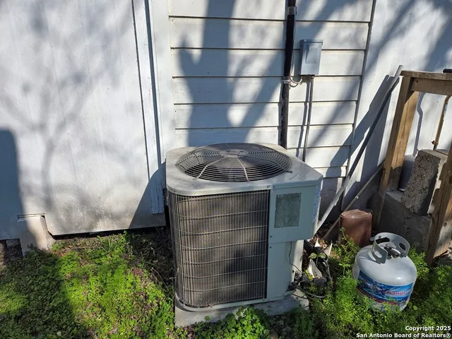 $84,500 | 417 Jones Street, Pettus, TX 78146