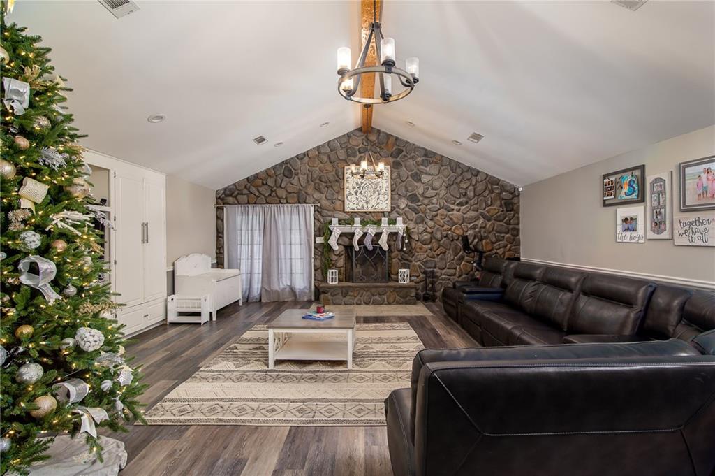 591 Airbase Road Pollock, LA 71467 - Photo 4 of 29 Gallery Image 4