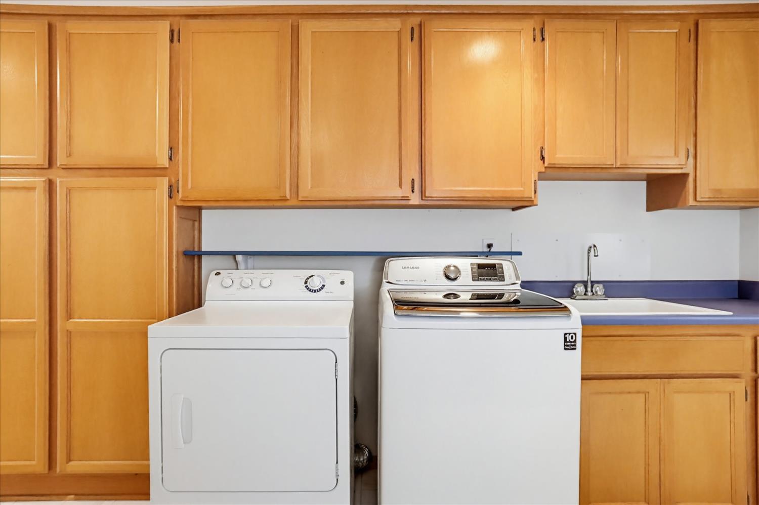 18639 Fay Ridge Court Grass Valley, CA 95949 - Photo 49 of 99 a utility room with dryer and washer