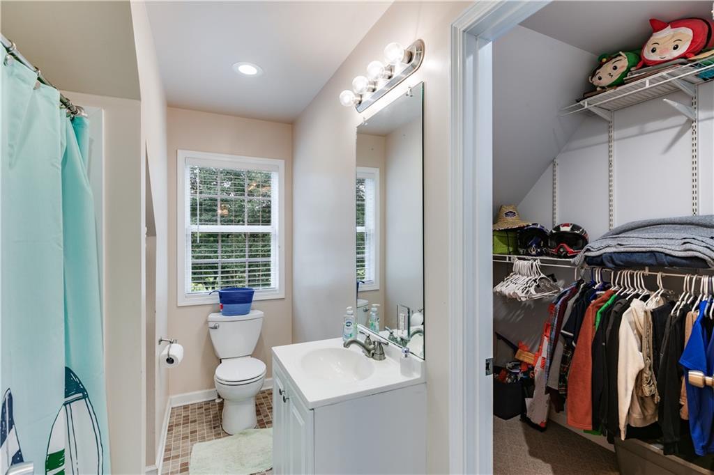 1800 Mandeville Road Bremen, GA 30110 - Photo 30 of 41 a bathroom with a sink toilet and shower