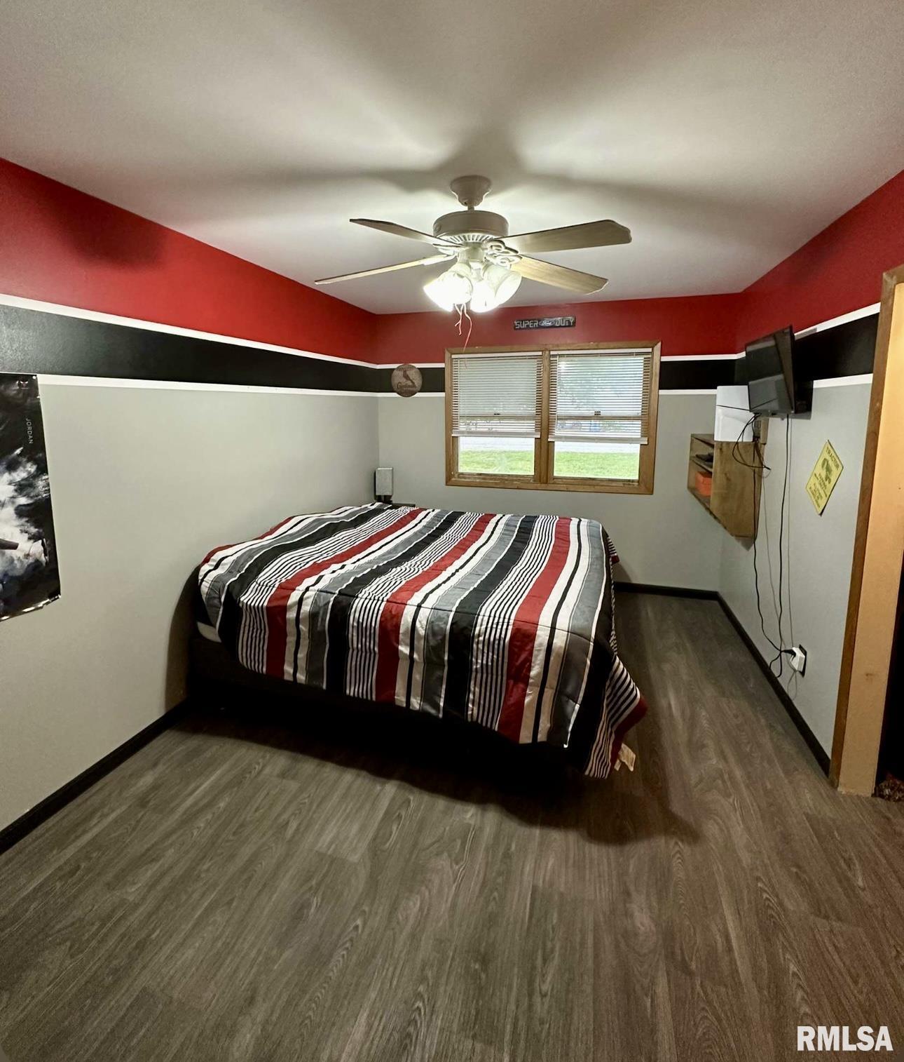 215 E Highway Hull, IL 62343 - Photo 6 of 16