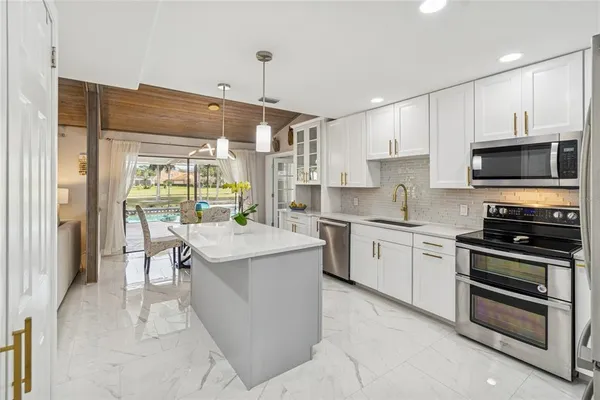 $849,000 | 14603 Village Glen Circle, Tampa, FL 33618