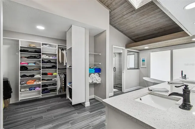 a view of room and garage