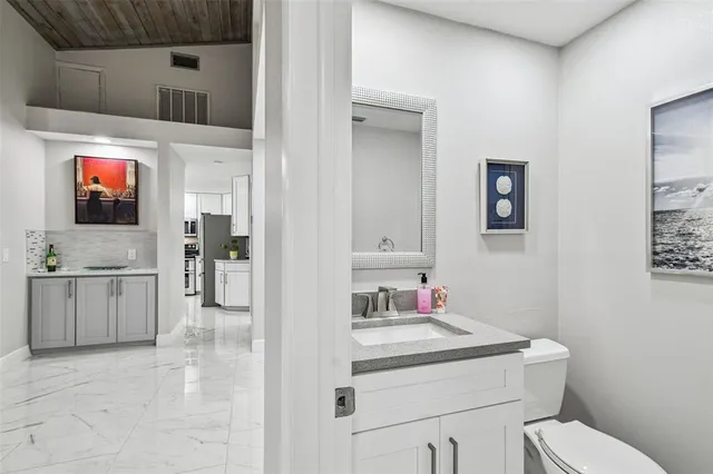 $868,000 | 14603 Village Glen Circle, Tampa, FL 33618