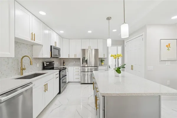 $849,000 | 14603 Village Glen Circle, Tampa, FL 33618