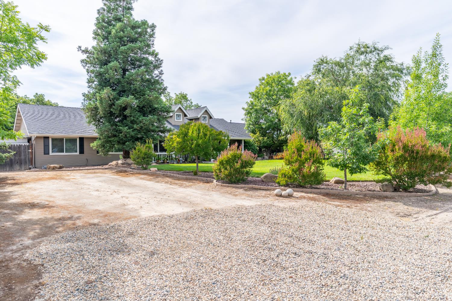 16176 La Canada Road Madera, CA 93636 - Photo 5 of 46