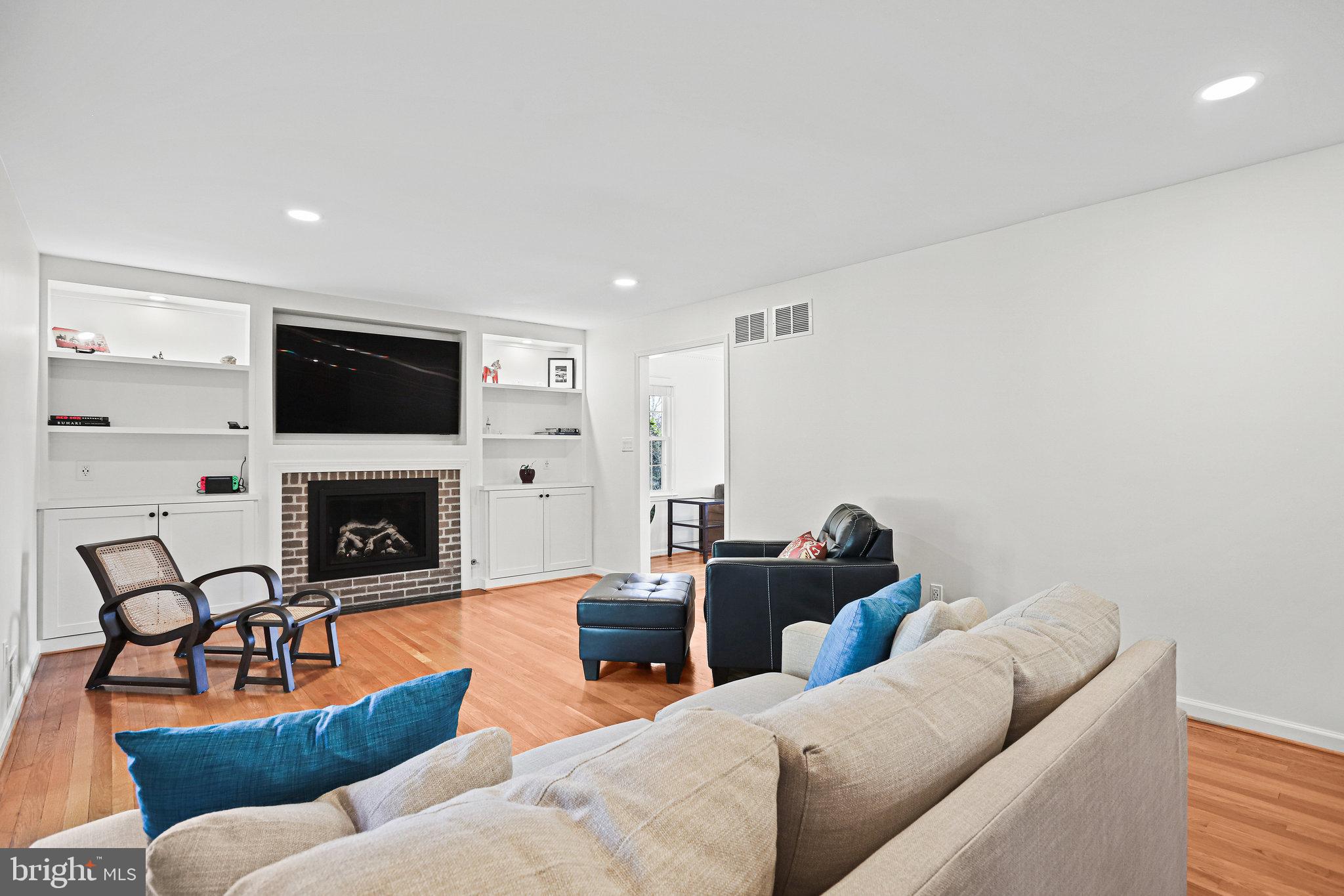 7730 Falstaff Road McLean, VA 22102 - Photo 20 of 59 Family Room