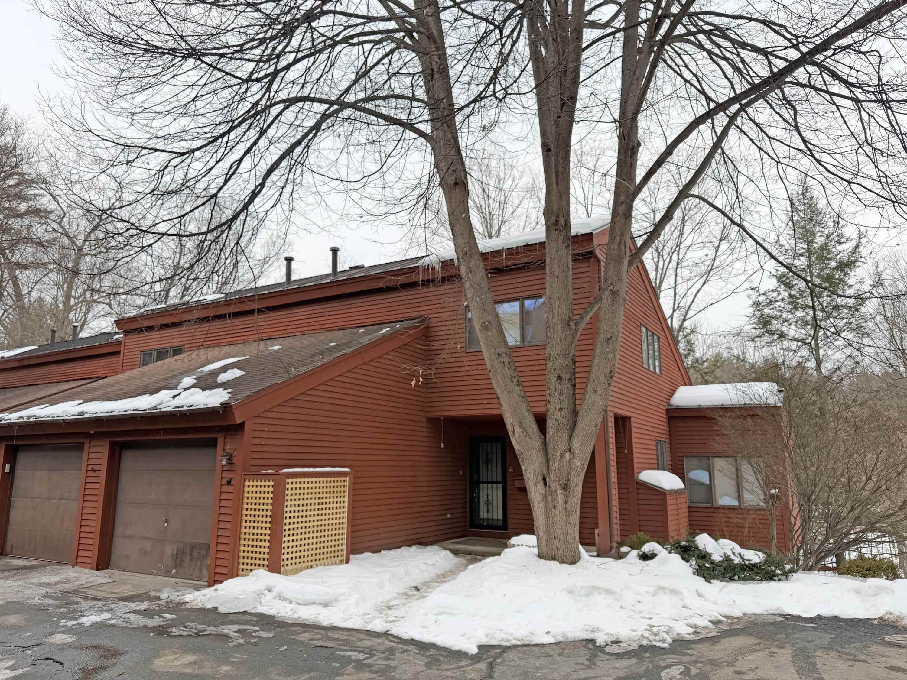 16 Robin Way Brattleboro, VT 05301 - Photo 2 of 17