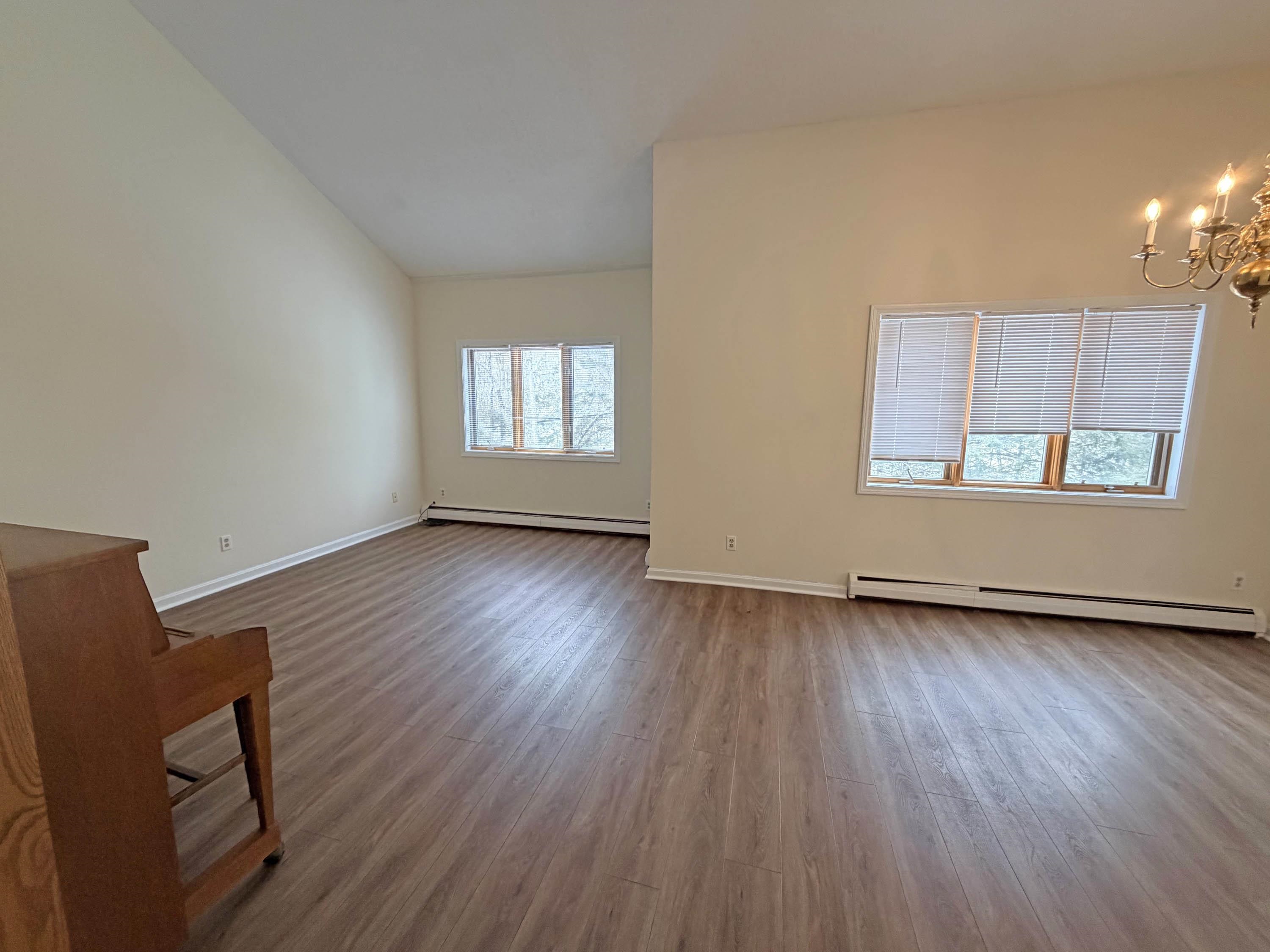 16 Robin Way Brattleboro, VT 05301 - Photo 3 of 17