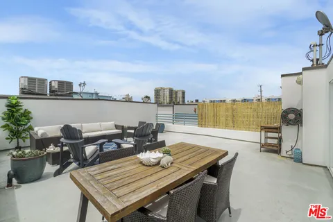 $8,350 | 115 Galleon Street, Unit A, Marina del Rey, CA 90292