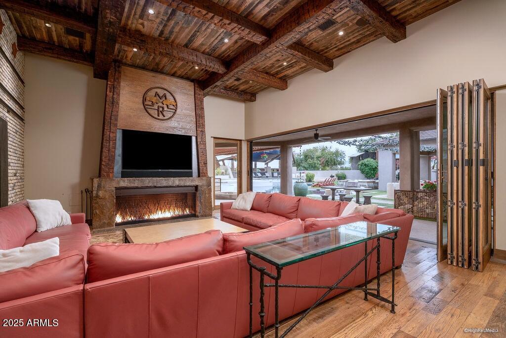 21423 South 147th Street Gilbert, AZ 85298 - Photo 32 of 169 FAMILY ROOM INDOOR/OUTDOOR