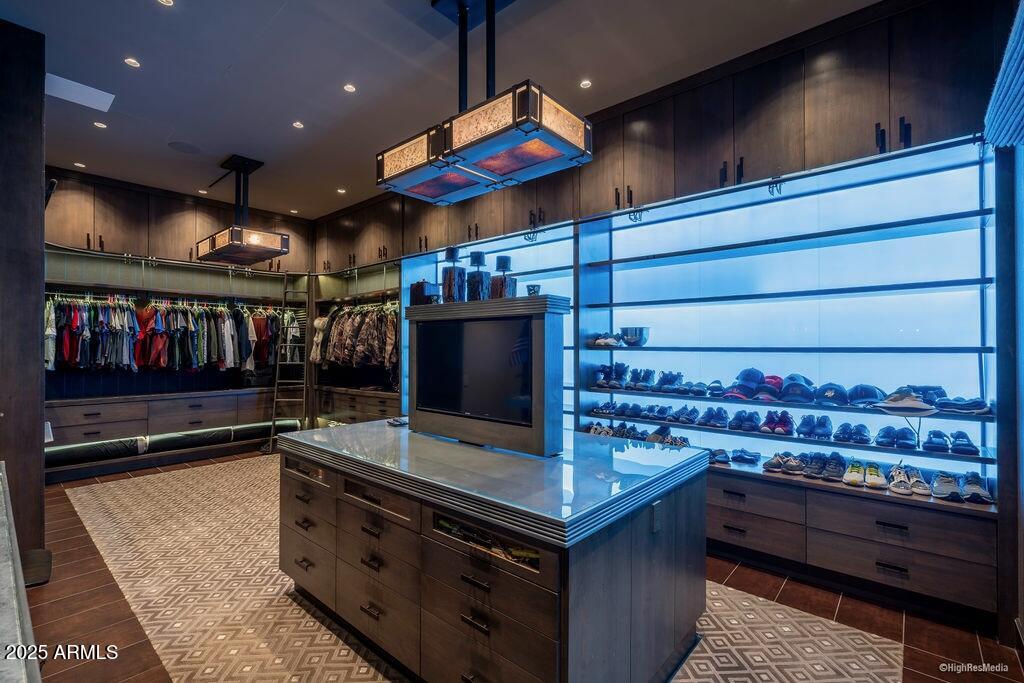 21423 South 147th Street Gilbert, AZ 85298 - Photo 41 of 169 PRIMARY CLOSET