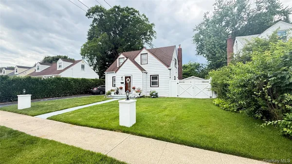$850,000 | 706 Partridge Avenue, West Hempstead, NY 11552