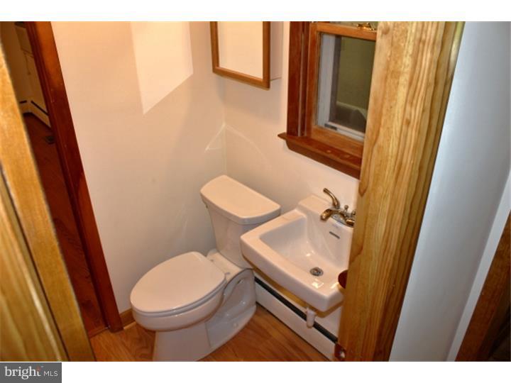 1525 Old Coach Road Newark, DE 19711 - Photo 11 of 25 Bathroom