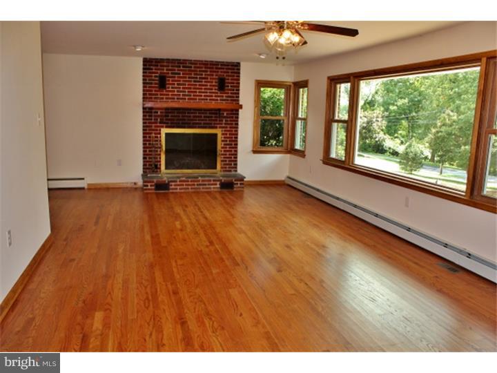 1525 Old Coach Road Newark, DE 19711 - Photo 13 of 25 Family Room