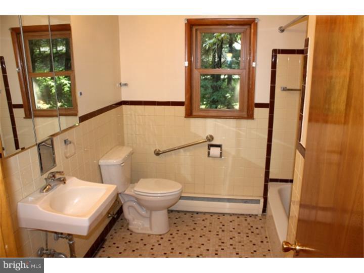 1525 Old Coach Road Newark, DE 19711 - Photo 17 of 25 Bathroom