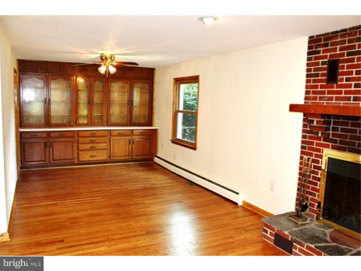 1525 Old Coach Road Newark, DE 19711 - Photo 10 of 25 Dining Room