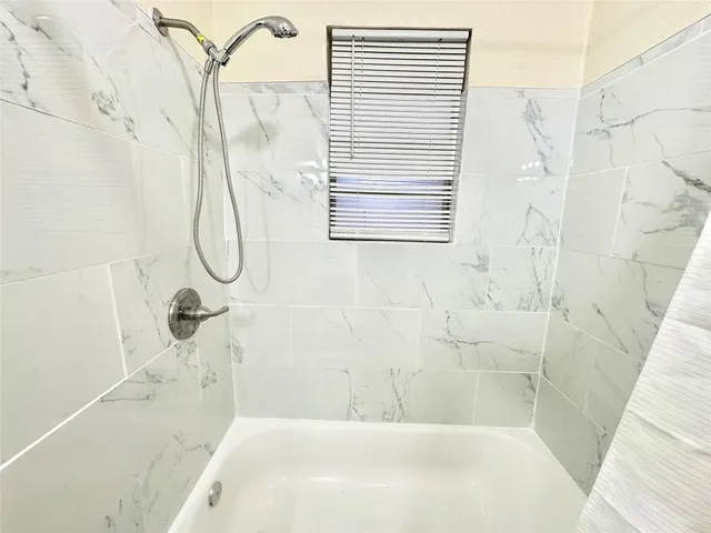 $1,575 | 4302 Scottsdale Road, Unit B, Austin, TX 78721