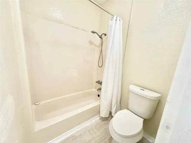 $1,575 | 4302 Scottsdale Road, Unit B, Austin, TX 78721