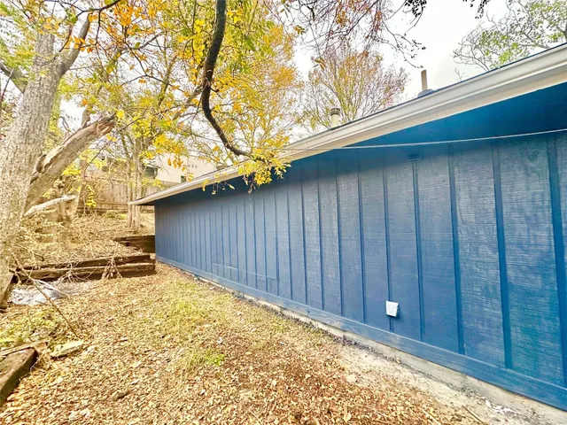 $1,575 | 4302 Scottsdale Road, Unit B, Austin, TX 78721