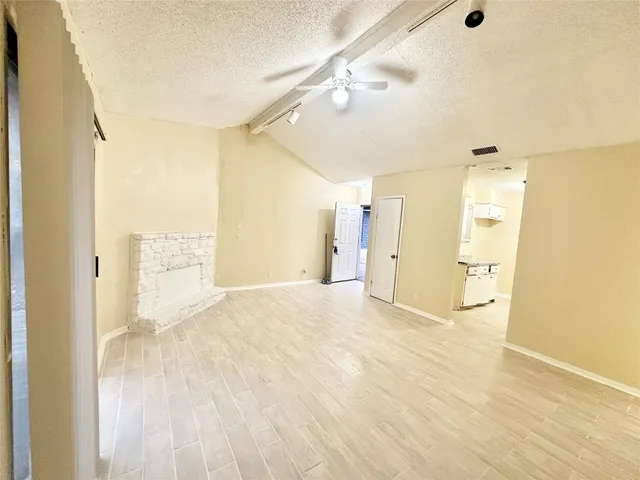 $1,575 | 4302 Scottsdale Road, Unit B, Austin, TX 78721