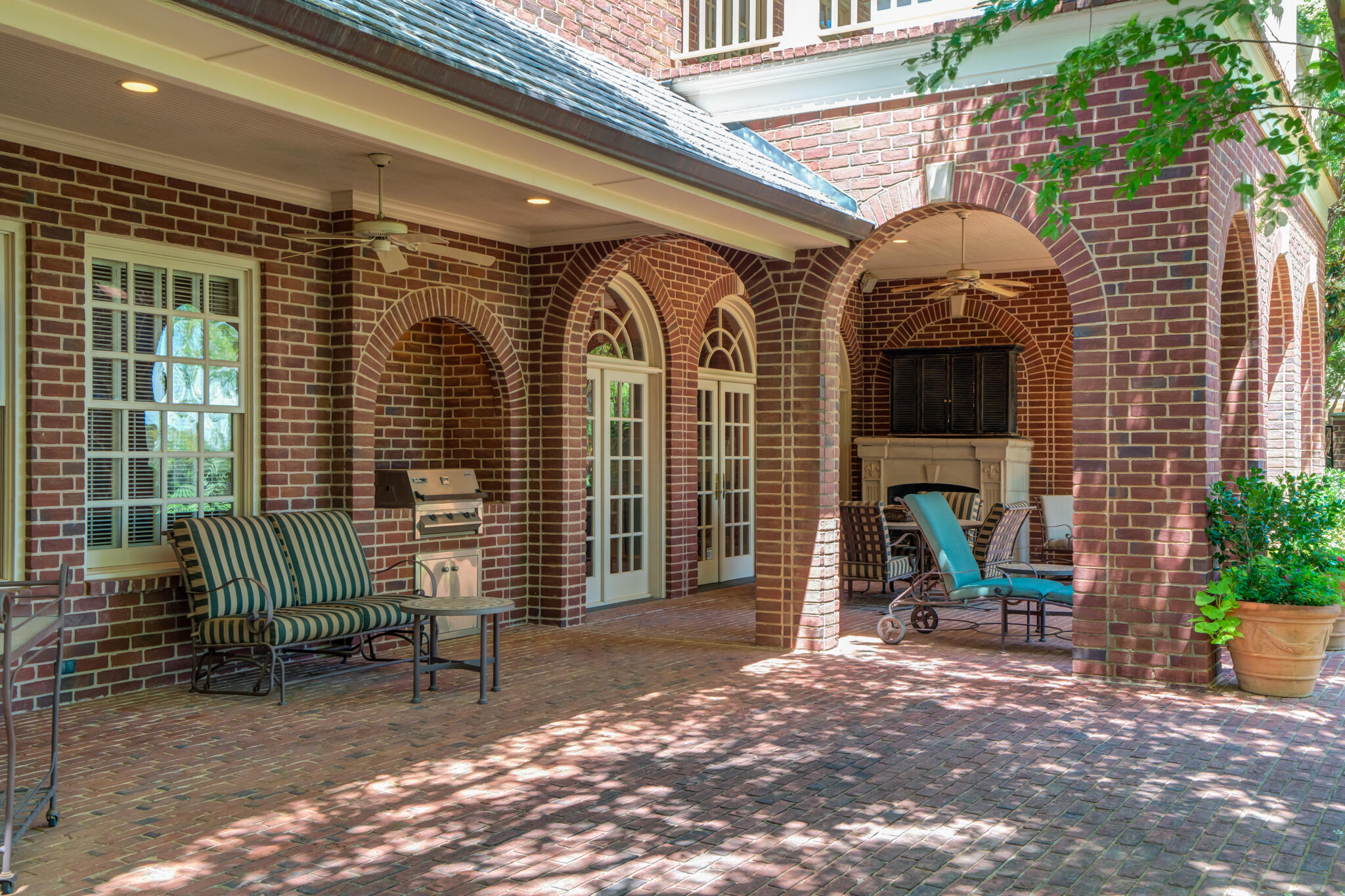 9108 Salem Drive Lubbock, TX 79424 - Photo 17 of 110 a view of an chairs and bench in the patio