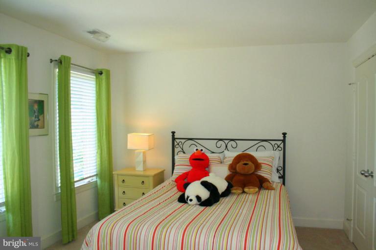 11108 Chessington Place Reston, VA 20194 - Photo 10 of 26 Bedroom