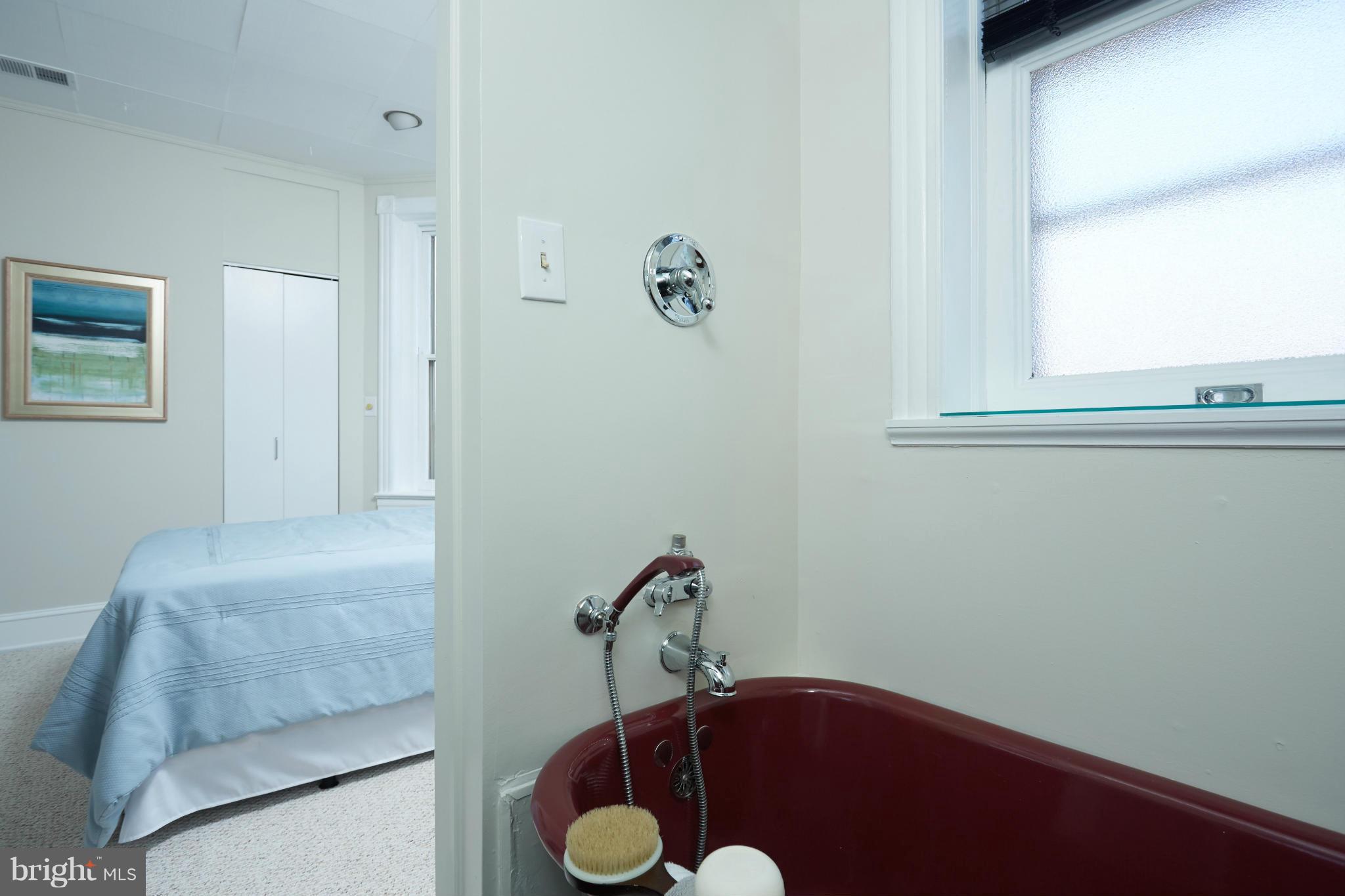 1832 Biltmore Street Northwest, Unit 46 Washington, DC 20009 - Photo 22 of 30 Bath