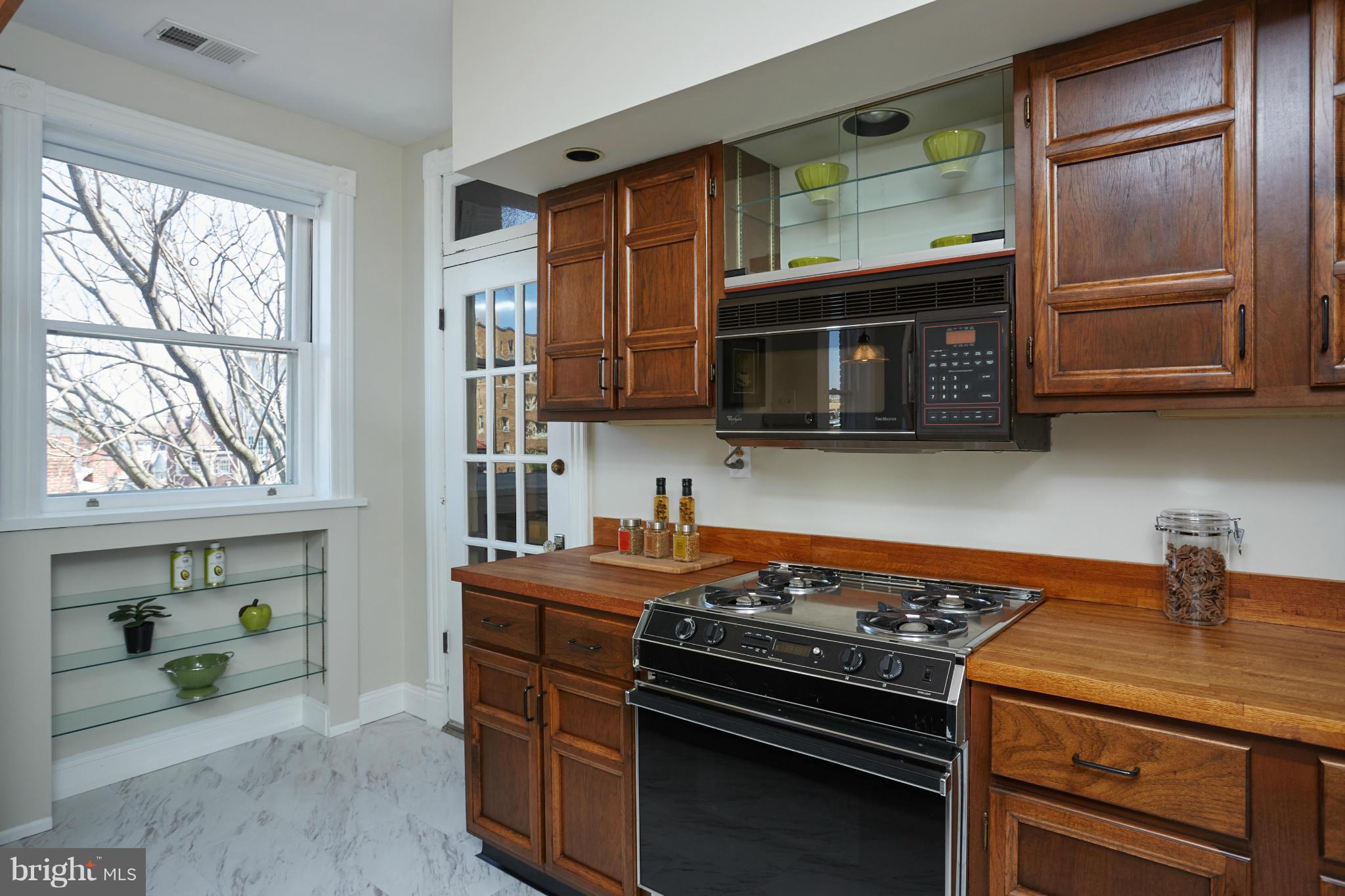 1832 Biltmore Street Northwest, Unit 46 Washington, DC 20009 - Photo 8 of 30 Kitchen