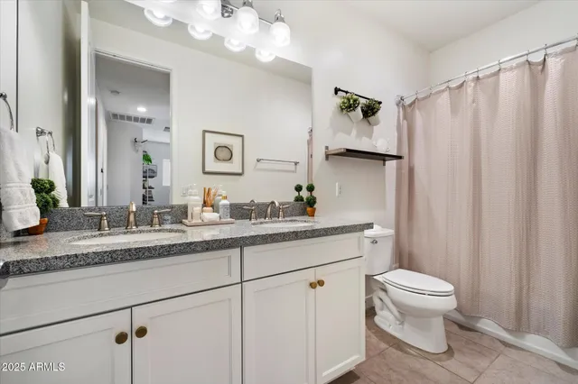 $3,000 | 3030 North 38th Street, Unit 110, Phoenix, AZ 85018