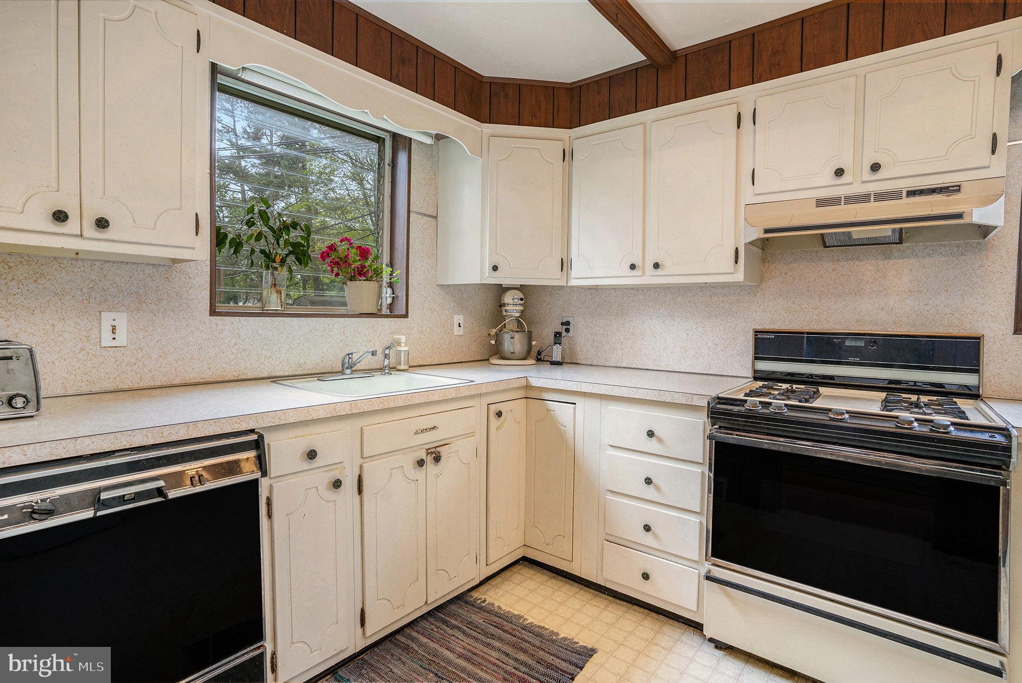 550 Overlook Road Philadelphia, PA 19128 - Photo 11 of 31