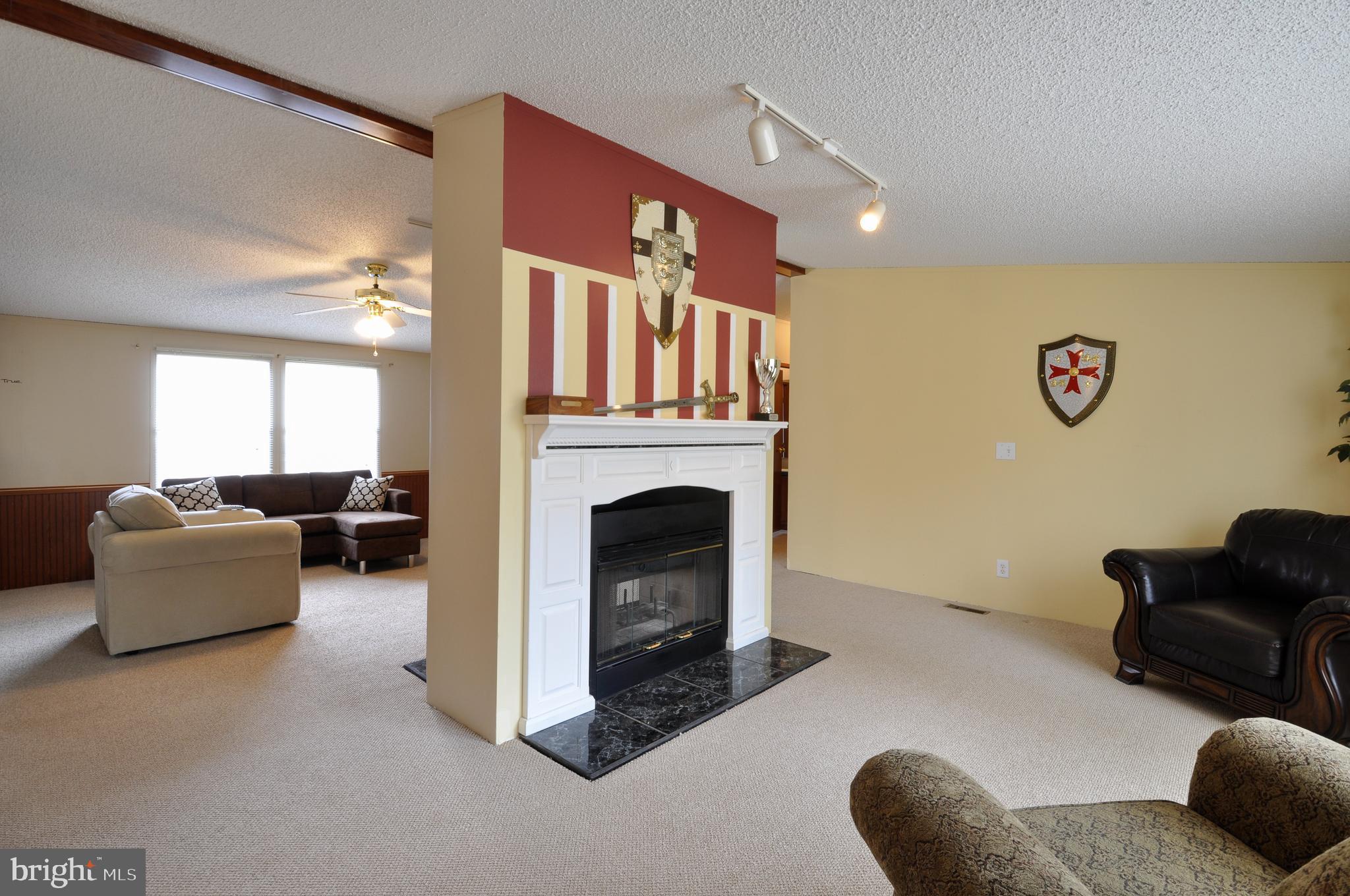 6120 Glebe Run Road Partlow, VA 22534 - Photo 8 of 42 Living Room / Family Room