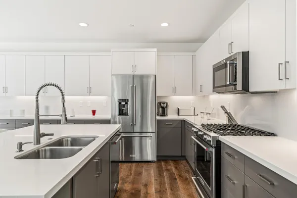 $910,000 | 2726 Sunrise Sonata Lane, Palm Springs, CA 92262