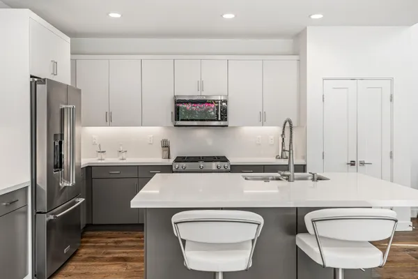 $910,000 | 2726 Sunrise Sonata Lane, Palm Springs, CA 92262