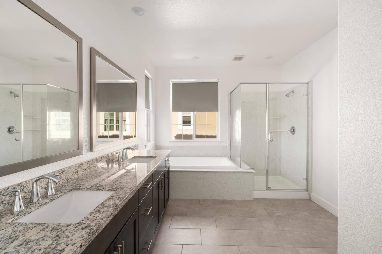 998 Fullerton Ranch Road Lincoln, CA 95648 - Photo 23 of 44 Primary Bathroom / Soaking Tub