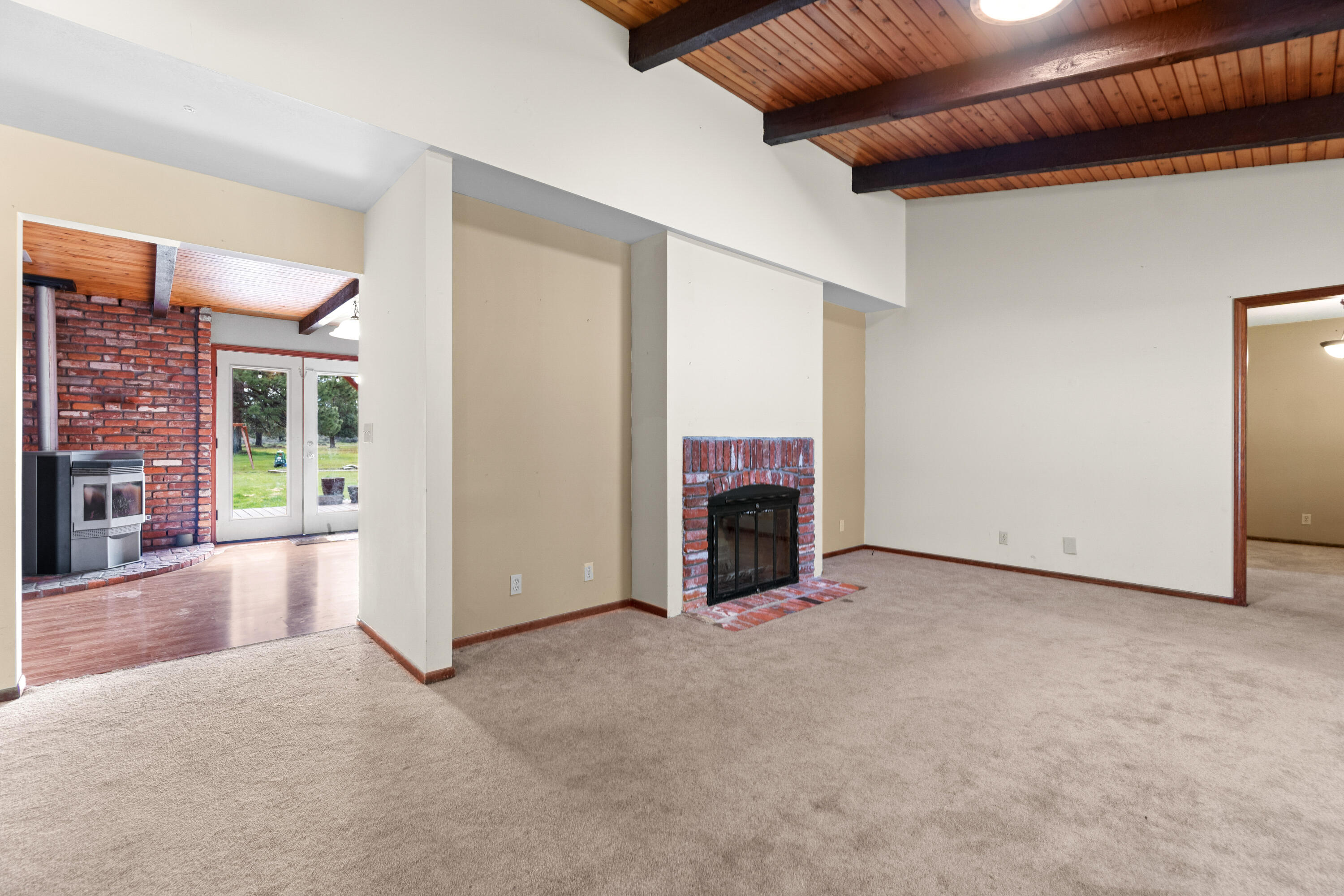 60518 Billadeau Road Bend, OR 97702 - Photo 17 of 57 20