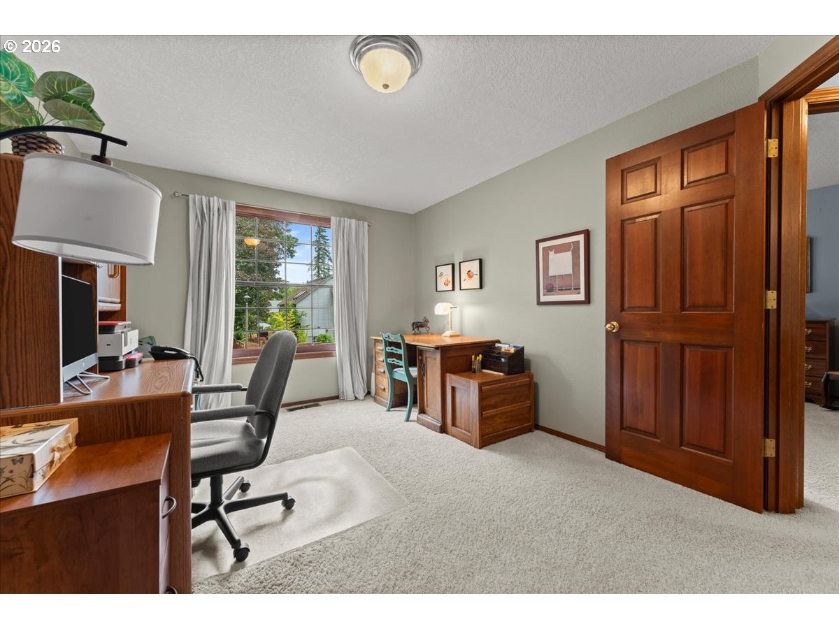 5725 Southwest Calusa Loop Tualatin, OR 97062 - Photo 28 of 43