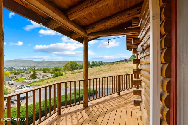 a view of an outdoor space and yard