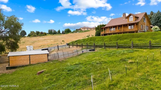 $650,000 | 130 Hovde Lane, Selah, WA 98942