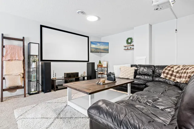 $444,900 | 3255 Indiana Avenue North, Robbinsdale, MN 55422