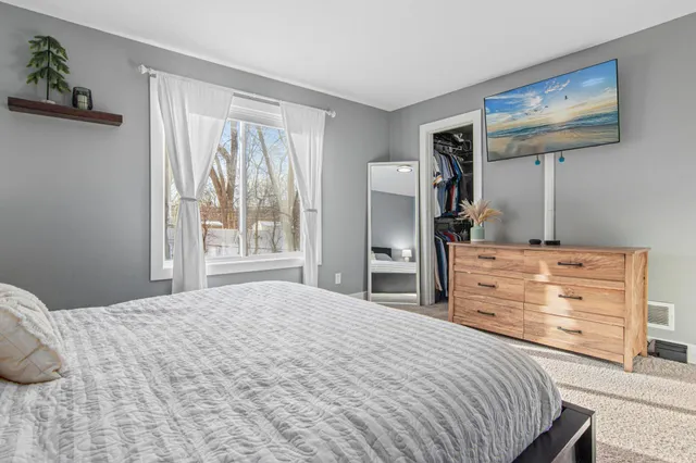 $444,900 | 3255 Indiana Avenue North, Robbinsdale, MN 55422