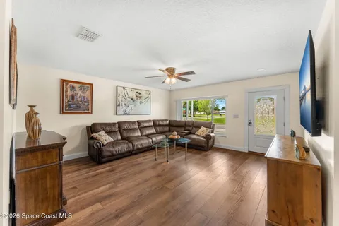 $469,900 | 498 Chamberlin Avenue Northwest, Palm Bay, FL 32907