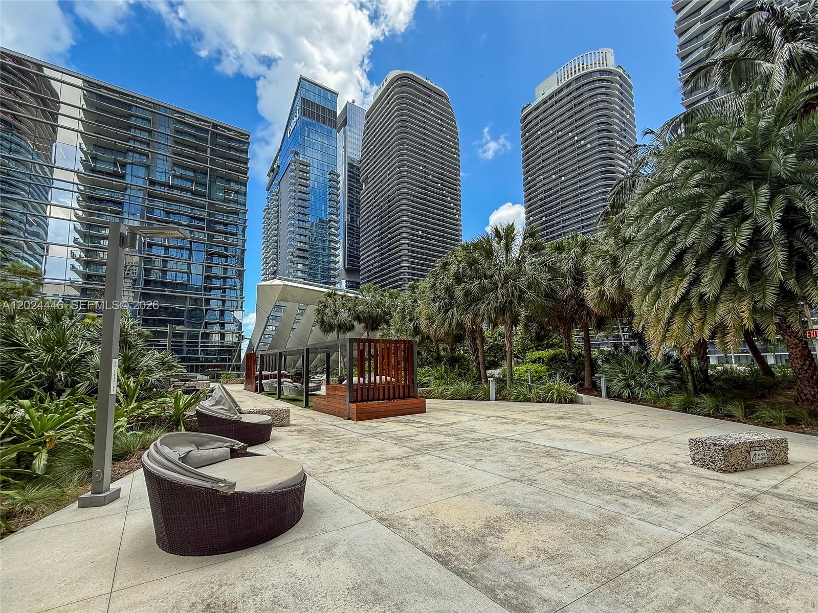 88 Southwest 7th Street, Unit 2008 Miami, FL 33130 - Photo 36 of 47