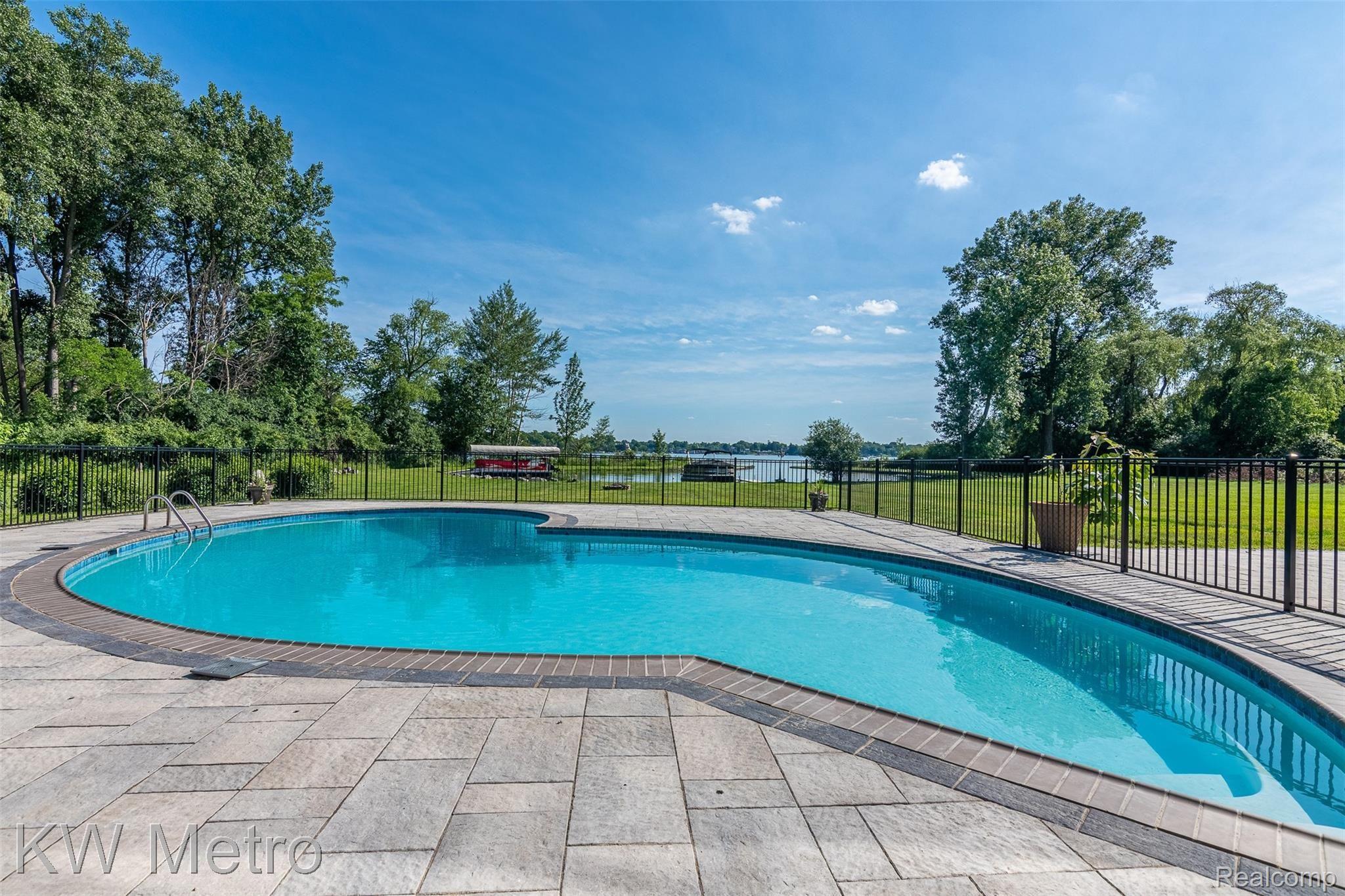 2085 Lone Pine Road Bloomfield Hills, MI 48302 - Photo 5 of 57 2085 Lone Pine Rd-11.jpg