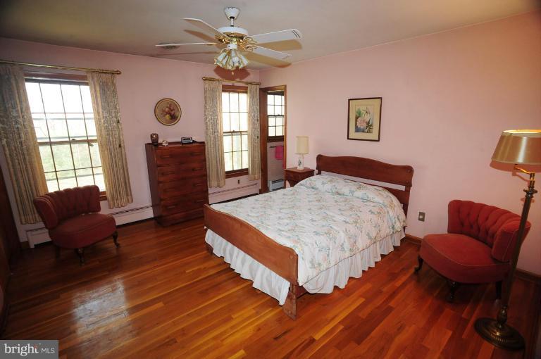 8804 Briarcroft Lane Laurel, MD 20708 - Photo 11 of 29 Bedroom (Master)