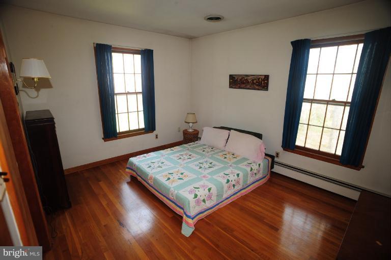 8804 Briarcroft Lane Laurel, MD 20708 - Photo 17 of 29 Bedroom