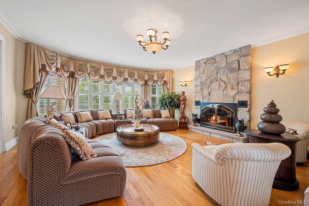 4 Point Crescent Queens, NY 11357 - Photo 8 of 39