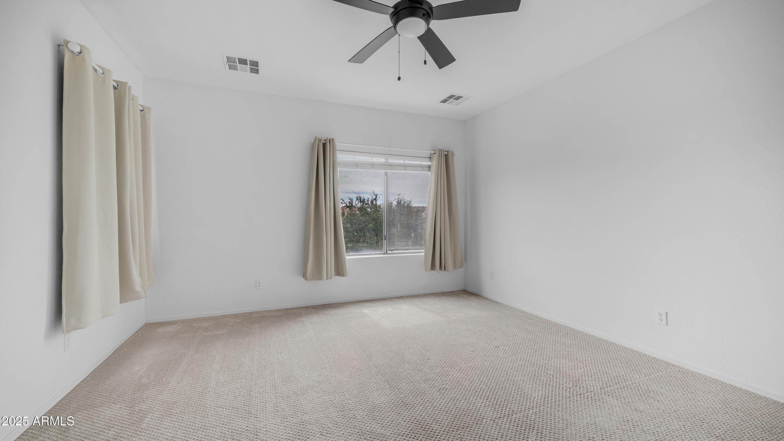 5131 West El Cortez Trail Phoenix, AZ 85083 - Photo 14 of 35 5131 W El Cortez Trl (13)