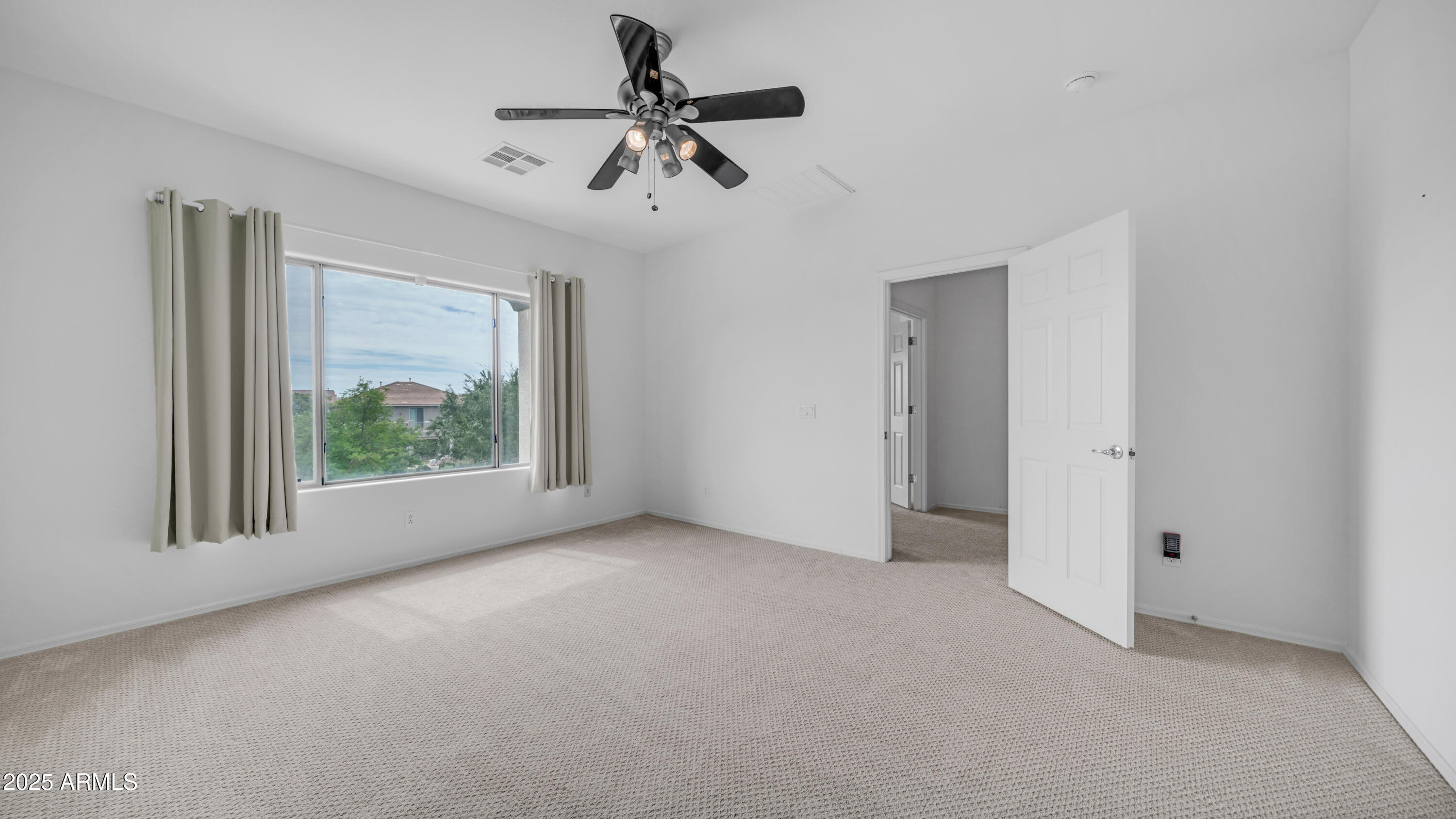 5131 West El Cortez Trail Phoenix, AZ 85083 - Photo 20 of 35 5131 W El Cortez Trl (19)