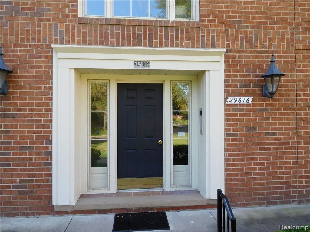 29616 Middlebelt Road Farmington Hills, MI 48334 - Photo 2 of 23